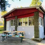 Baude Am Rennsteig Mit 2 Schlafzimmern Max 12 Personen スタインハイト