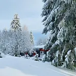 Baude Am Rennsteig Mit 2 Schlafzimmern Max 12 Personen Semesterbostad *