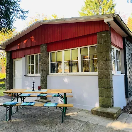 Baude Am Rennsteig Mit 2 Schlafzimmern Max 12 Personen Tatil Evi