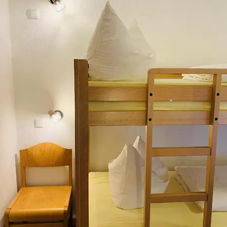 Baude Am Rennsteig Mit 2 Schlafzimmern Max 12 Personen Steinheid