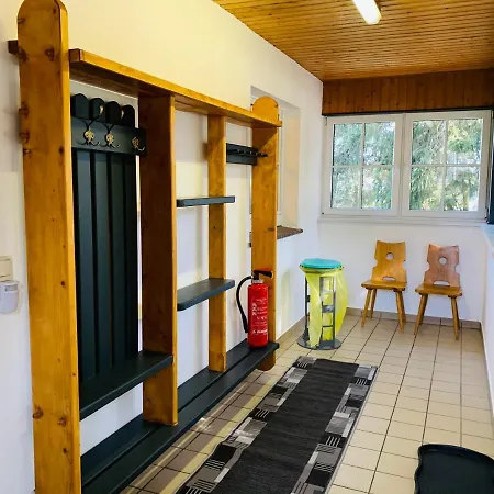 Semesterbostad Baude Am Rennsteig Mit 2 Schlafzimmern Max 12 Personen