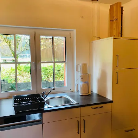 Baude Am Rennsteig Mit 2 Schlafzimmern Max 12 Personen Tatil Evi Steinheid
