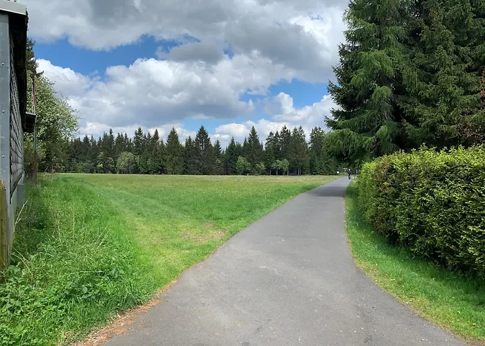 Baude Am Rennsteig Mit 2 Schlafzimmern Max 12 Personen Hébergement de vacances Steinheid