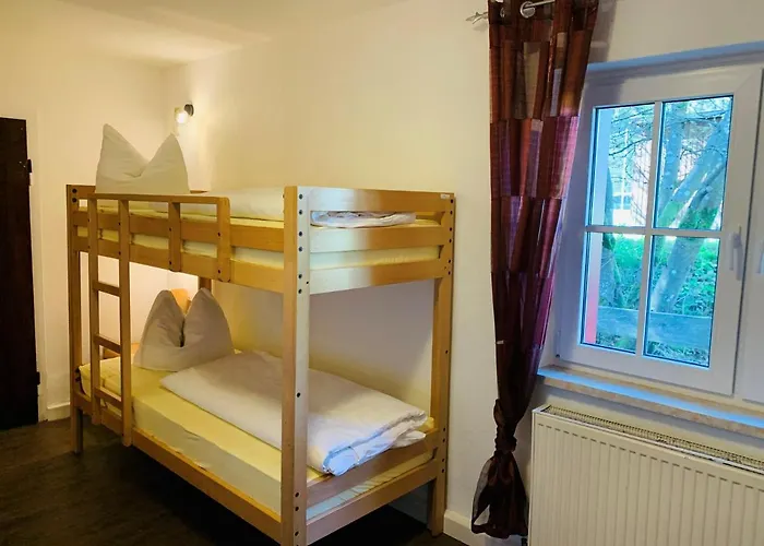 Baude Am Rennsteig Mit 2 Schlafzimmern Max 12 Personen Feriehus